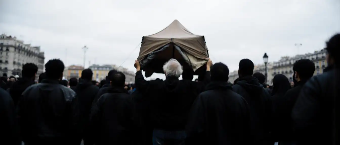 Десятки тысяч жителей Испании вышли на улицы в знак протеста против жилищного кризиса